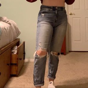 American Eagle Mom Jean